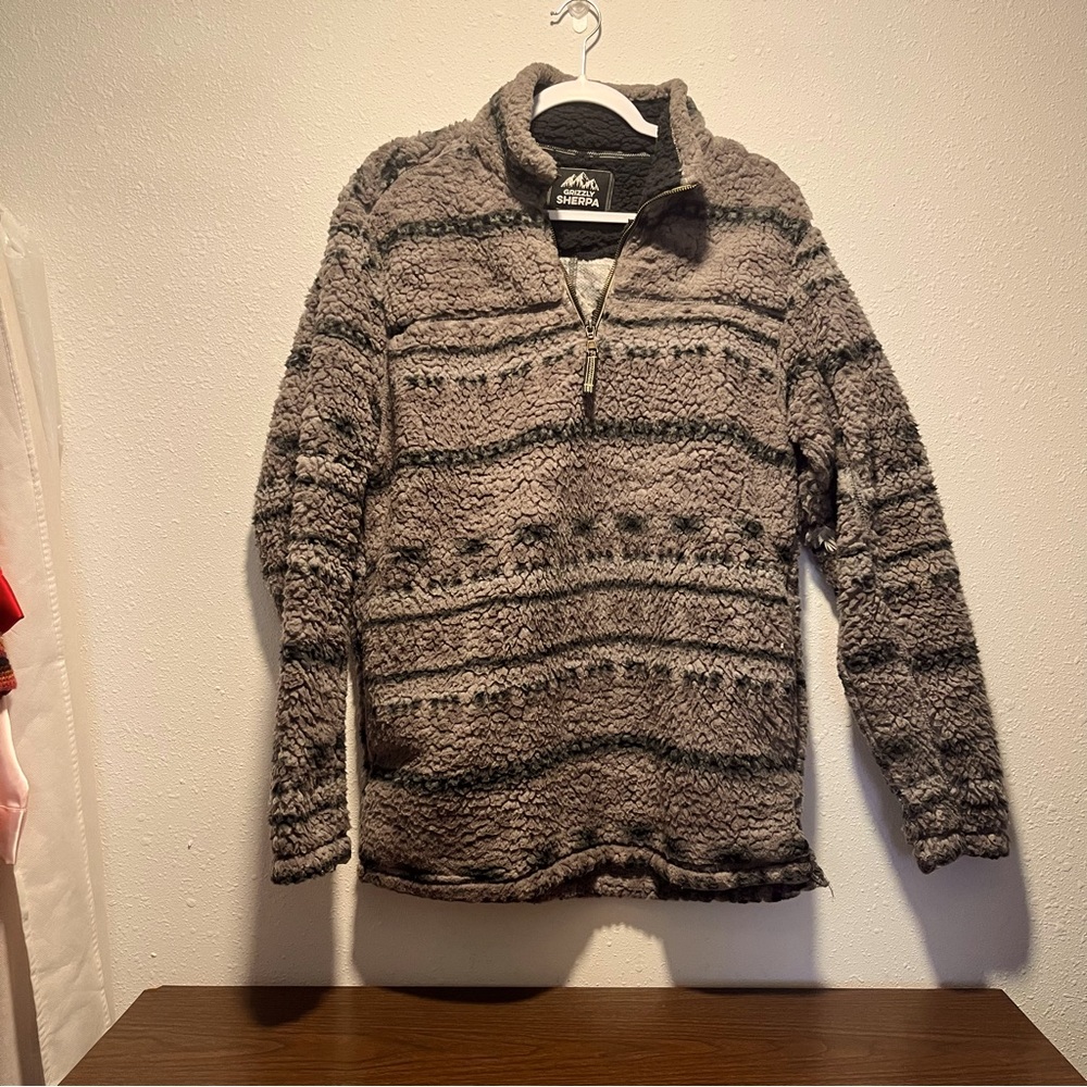 Men’s Grizzly Serpa Pullover Size Medium